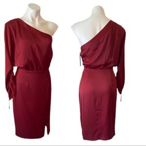 Gianni Bini one sleeve dress
BLACK FRIDAY DEALS